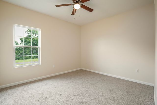 553 KNOLL Lane, Nancy, KY 42544