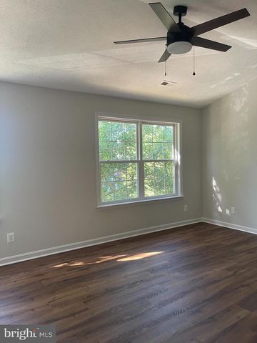 519 CLINT LN, Fredericksburg, VA 22405