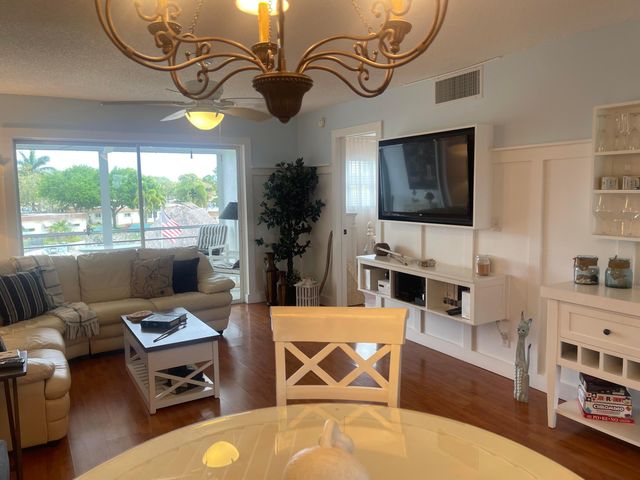 3508 SW Natura Boulevard 303, Deerfield Beach, FL 33441