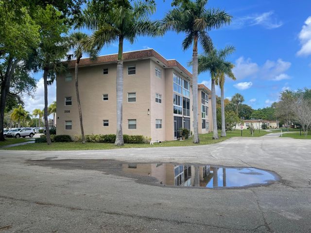 3508 SW Natura Boulevard 303, Deerfield Beach, FL 33441