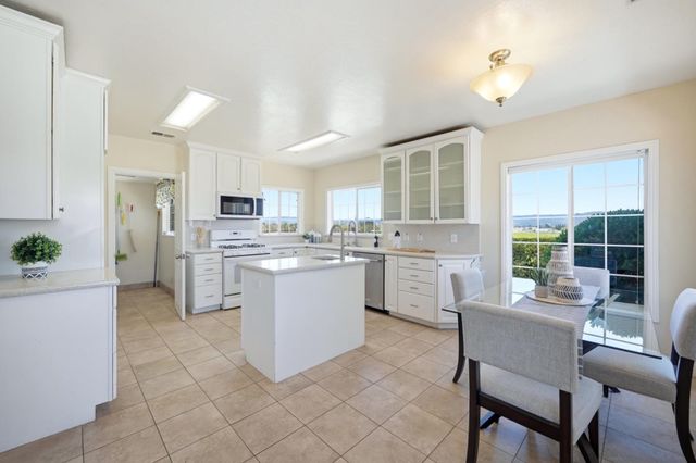 15600 Foothill Avenue, Morgan Hill, CA 95037