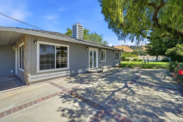15600 Foothill Avenue, Morgan Hill, CA 95037
