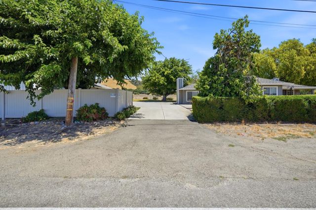 15600 Foothill Avenue, Morgan Hill, CA 95037