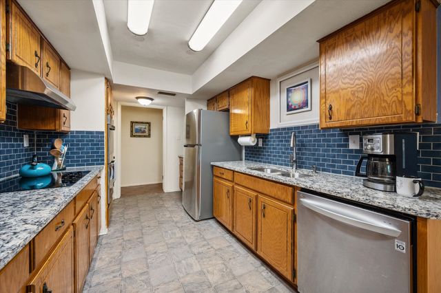 409 Colgate Court, Arlington, TX 76014