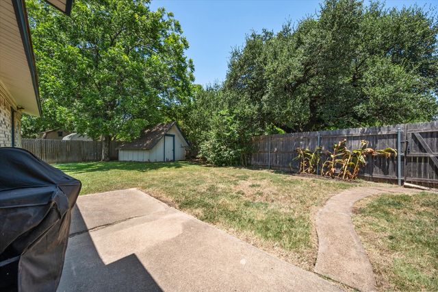 409 Colgate Court, Arlington, TX 76014