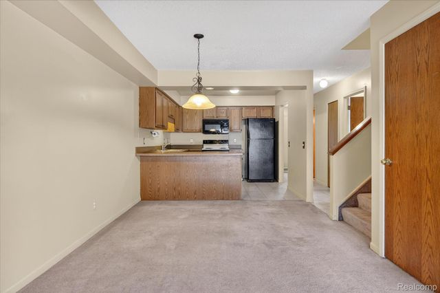 4364 S Meadow Drive, Waterford Charter Township, MI 48329