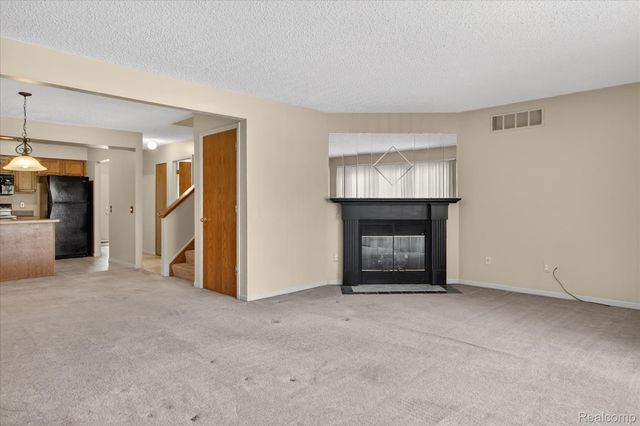 4364 S Meadow Drive, Waterford Charter Township, MI 48329