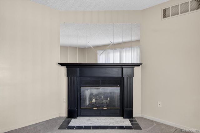 4364 S Meadow Drive, Waterford Charter Township, MI 48329