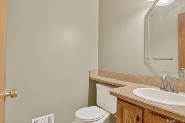 4364 S Meadow Drive, Waterford Charter Township, MI 48329