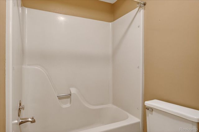 4364 S Meadow Drive, Waterford Charter Township, MI 48329