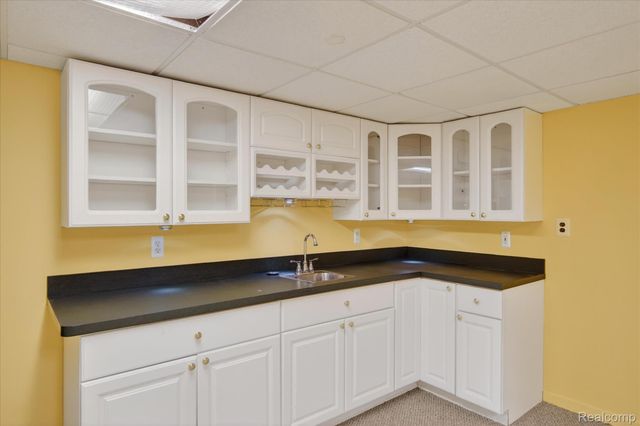 4364 S Meadow Drive, Waterford Charter Township, MI 48329