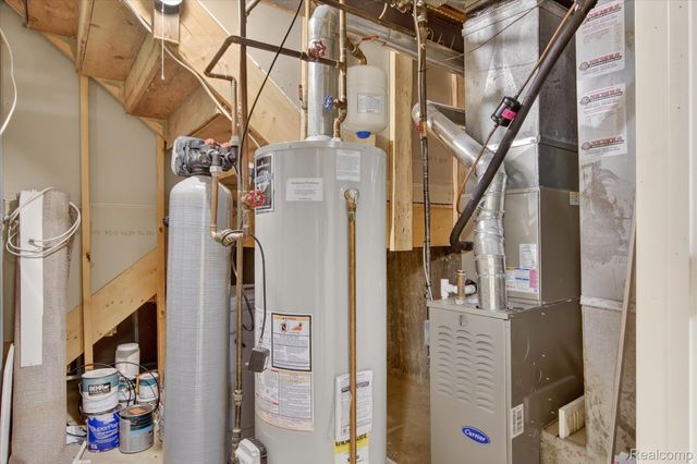 4364 S Meadow Drive, Waterford Charter Township, MI 48329