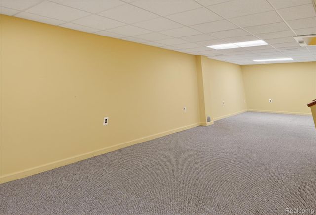 4364 S Meadow Drive, Waterford Charter Township, MI 48329