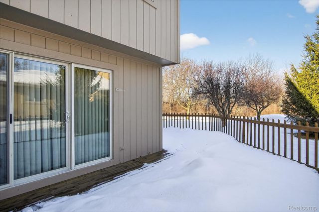 4364 S Meadow Drive, Waterford Charter Township, MI 48329