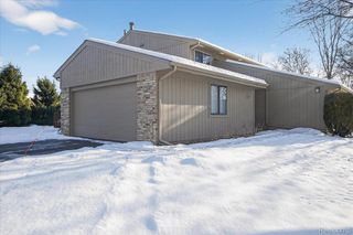 4364 S Meadow Drive, Waterford Charter Township, MI 48329