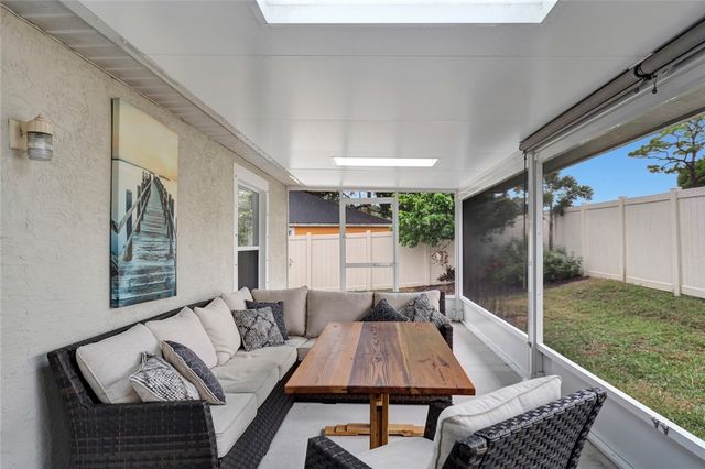 587 High Hawk Circle, Vero Beach, FL 32962