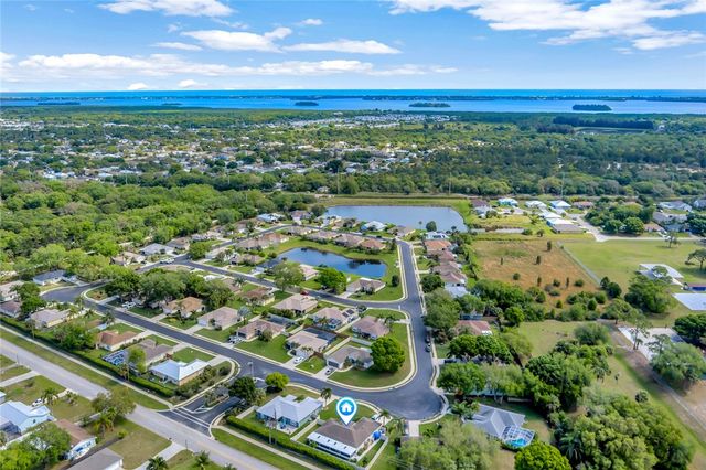 587 High Hawk Circle, Vero Beach, FL 32962