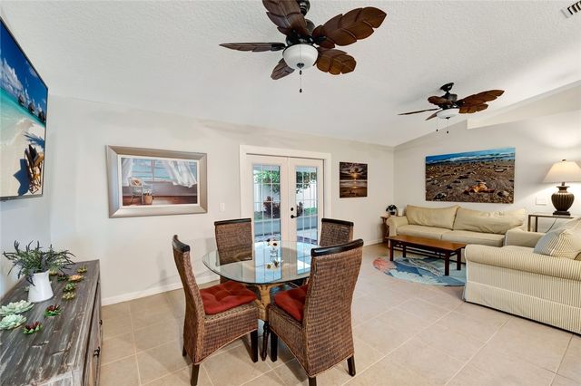 587 High Hawk Circle, Vero Beach, FL 32962