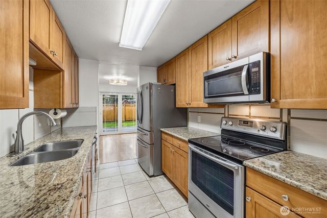 24856 145th Lane SE, Kent, WA 98042