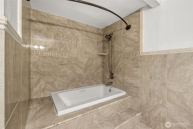 24856 145th Lane SE, Kent, WA 98042