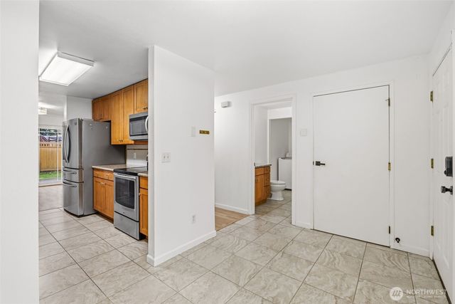 24856 145th Lane SE, Kent, WA 98042