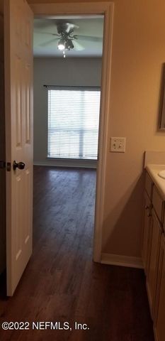 7800 POINT MEADOWS Drive 1028, Jacksonville, FL 32256