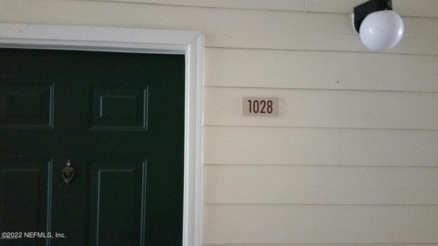7800 POINT MEADOWS Drive 1028, Jacksonville, FL 32256