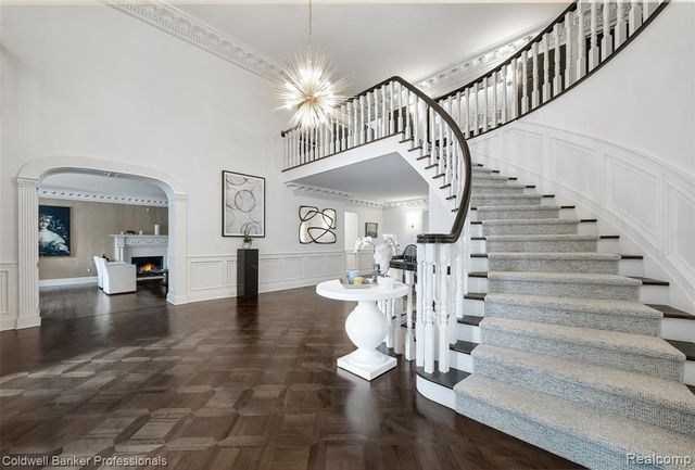 477 Dunston Road, Bloomfield Hills, MI 48304