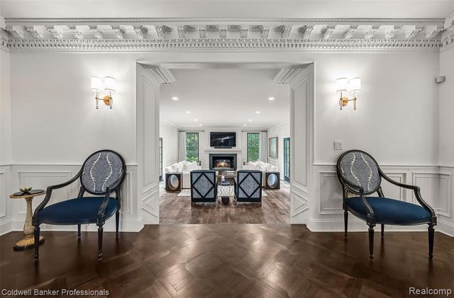 477 Dunston Road, Bloomfield Hills, MI 48304