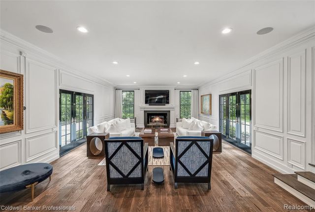 477 Dunston Road, Bloomfield Hills, MI 48304