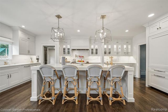 477 Dunston Road, Bloomfield Hills, MI 48304