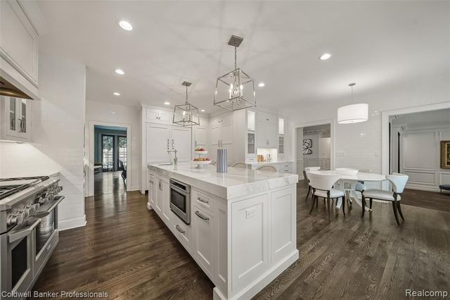 477 Dunston Road, Bloomfield Hills, MI 48304