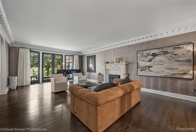 477 Dunston Road, Bloomfield Hills, MI 48304