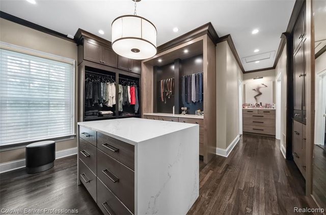 477 Dunston Road, Bloomfield Hills, MI 48304
