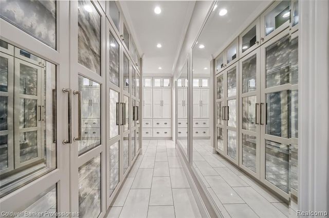 477 Dunston Road, Bloomfield Hills, MI 48304
