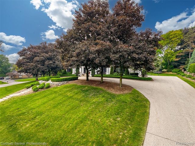 477 Dunston Road, Bloomfield Hills, MI 48304