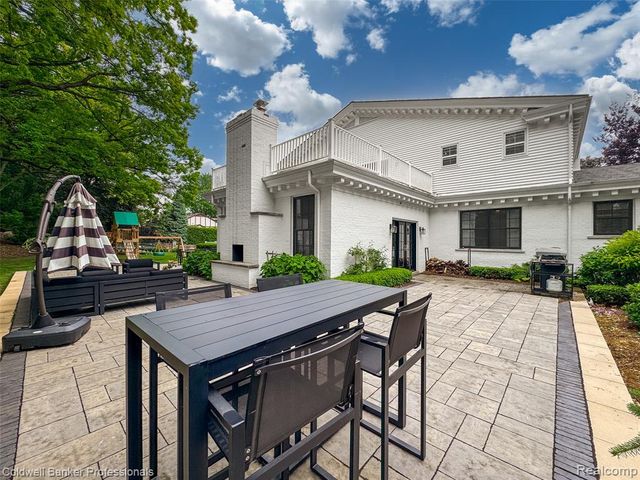 477 Dunston Road, Bloomfield Hills, MI 48304
