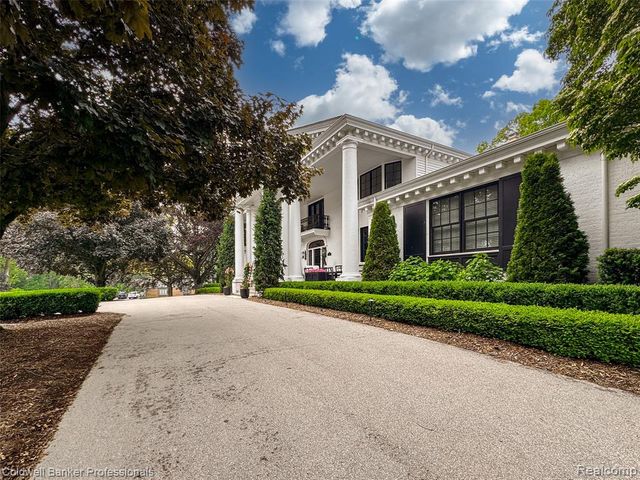 477 Dunston Road, Bloomfield Hills, MI 48304