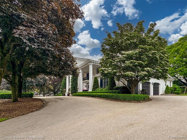 477 Dunston Road, Bloomfield Hills, MI 48304