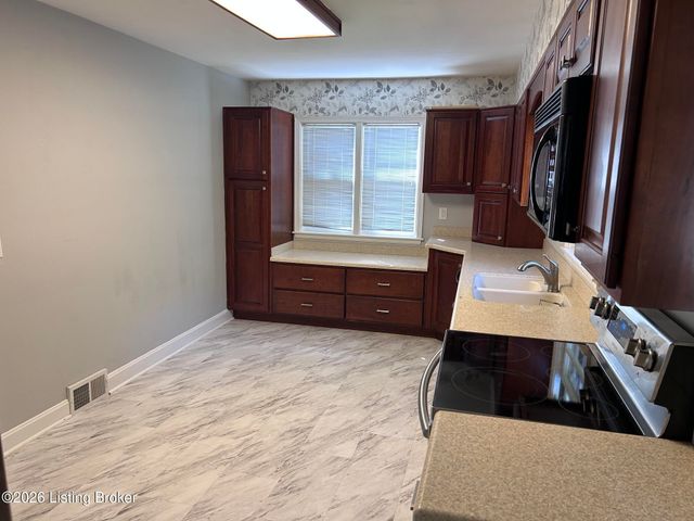 11801 Wetherby Ave, Louisville, KY 40243