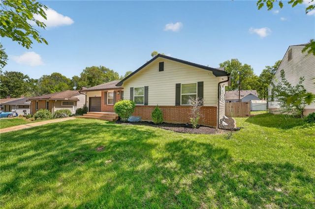 8117 Summit Street, Kansas City, MO 64114