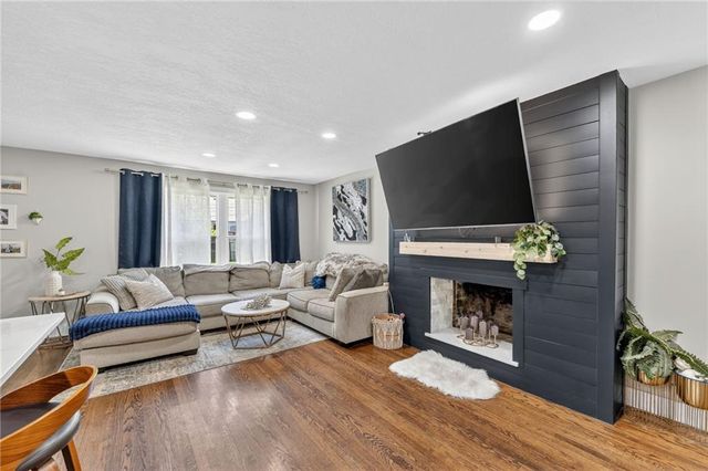 8117 Summit Street, Kansas City, MO 64114