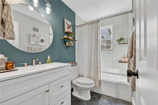 8117 Summit Street, Kansas City, MO 64114