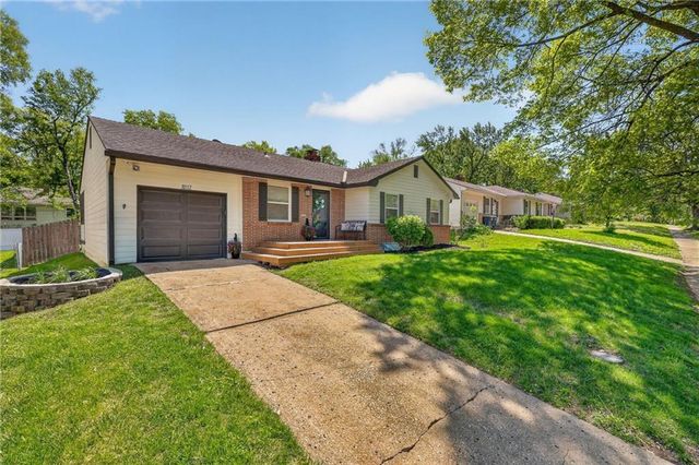 8117 Summit Street, Kansas City, MO 64114