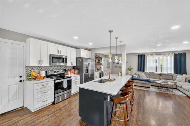 8117 Summit Street, Kansas City, MO 64114