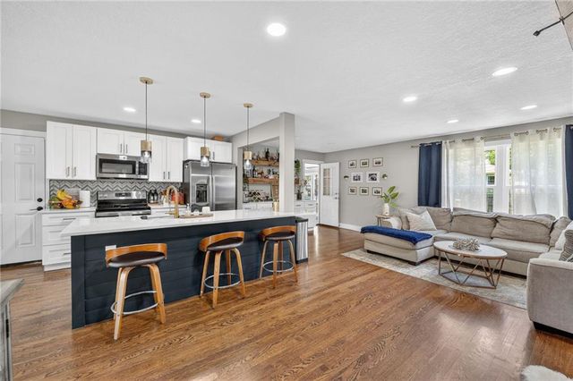 8117 Summit Street, Kansas City, MO 64114