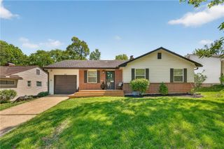 8117 Summit Street, Kansas City, MO 64114