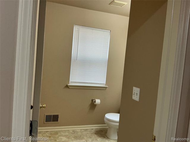 48161 Nottinghill Lane, Canton, MI 48188