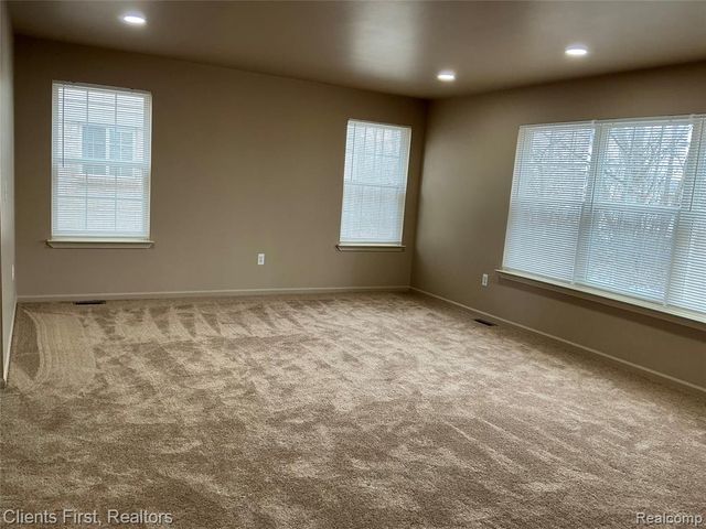 48161 Nottinghill Lane, Canton, MI 48188