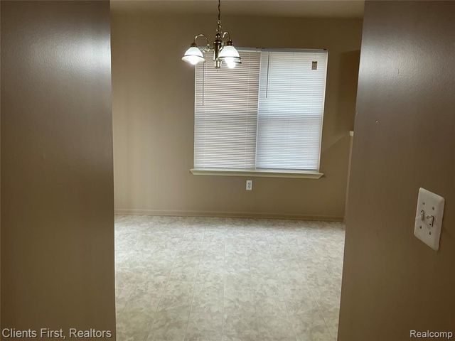 48161 Nottinghill Lane, Canton, MI 48188